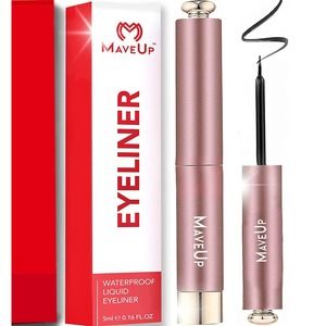 Eyeliner Make Your Eyes Mesmerizing Smokey Eyes Vibe, Makes You More Confident